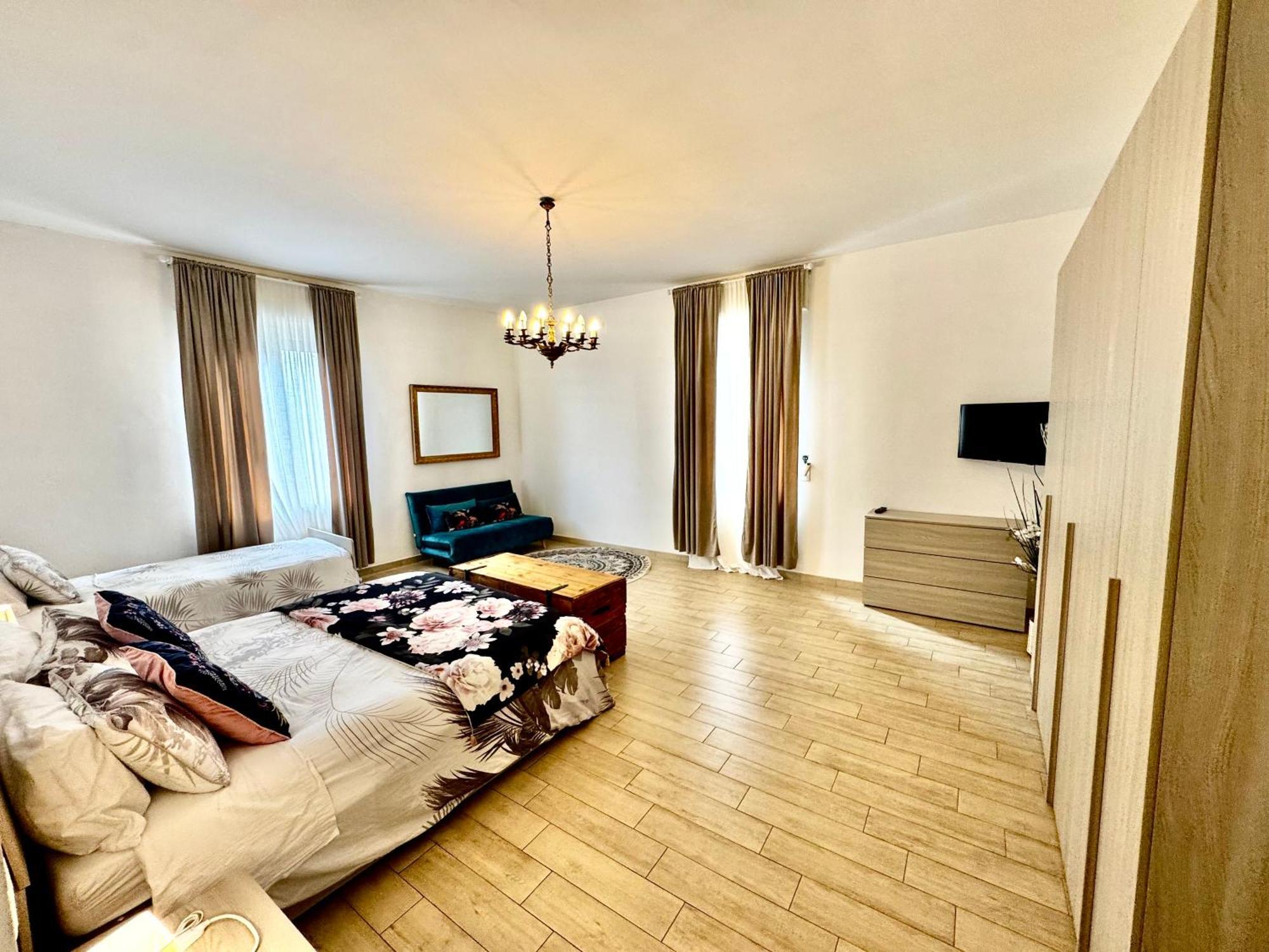 La Casa Di Sarah Aspetta Voi Apartment Naples Exterior photo
